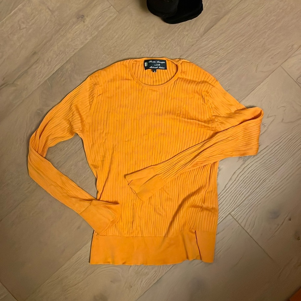 Botto guiseppe yellow mustard knit long sleeve size 38, fits a size small